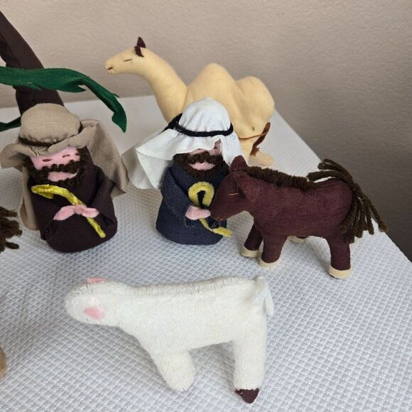 Vintage Felt Nativity Scene Set Angel Shepherds Wise Men Camel Donkey - Picture 5 of 8